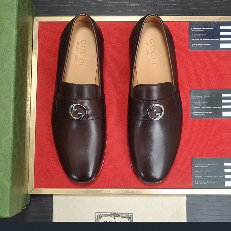 G*u*i leather shoes